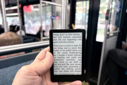Xteink X3 Review: Tiny E-Reader Stops Doomscrolling