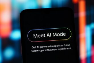 Google AI Mode Now Tracks Flights & Books Hotels