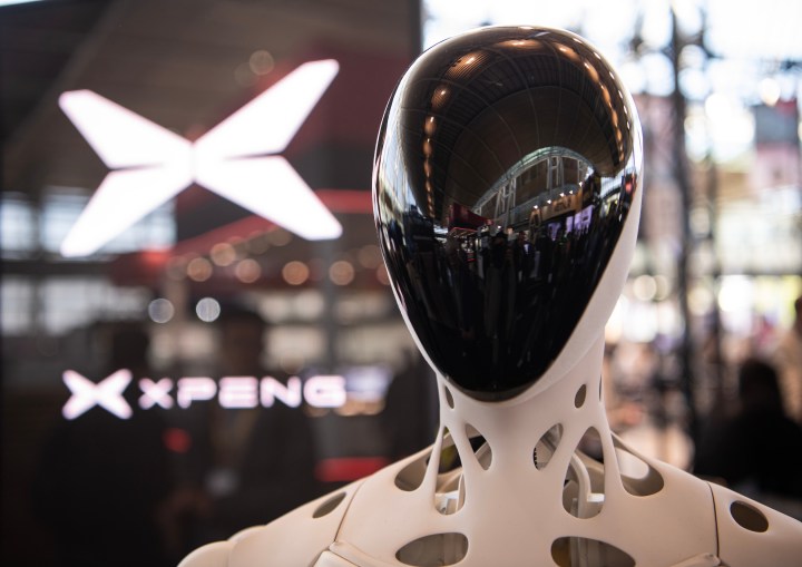 Chinese Humanoid Robots: Why Automakers Are Betting Big