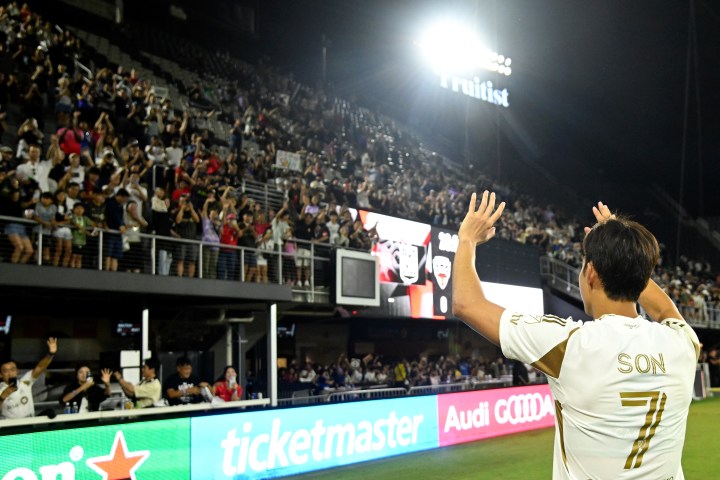 Venture Capital Sports Ownership: Thrive Capital and Collaborative Fund